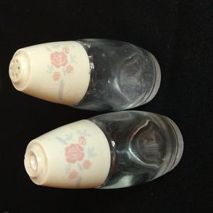 VINTAGE GEMCO CORELLE SALT AND PEPPER SHAKERS